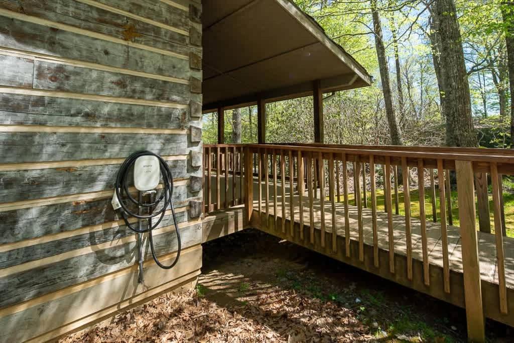 Cozy 'Grey Fox' Cabin Between Boone & Blowing Rock Exterior photo
