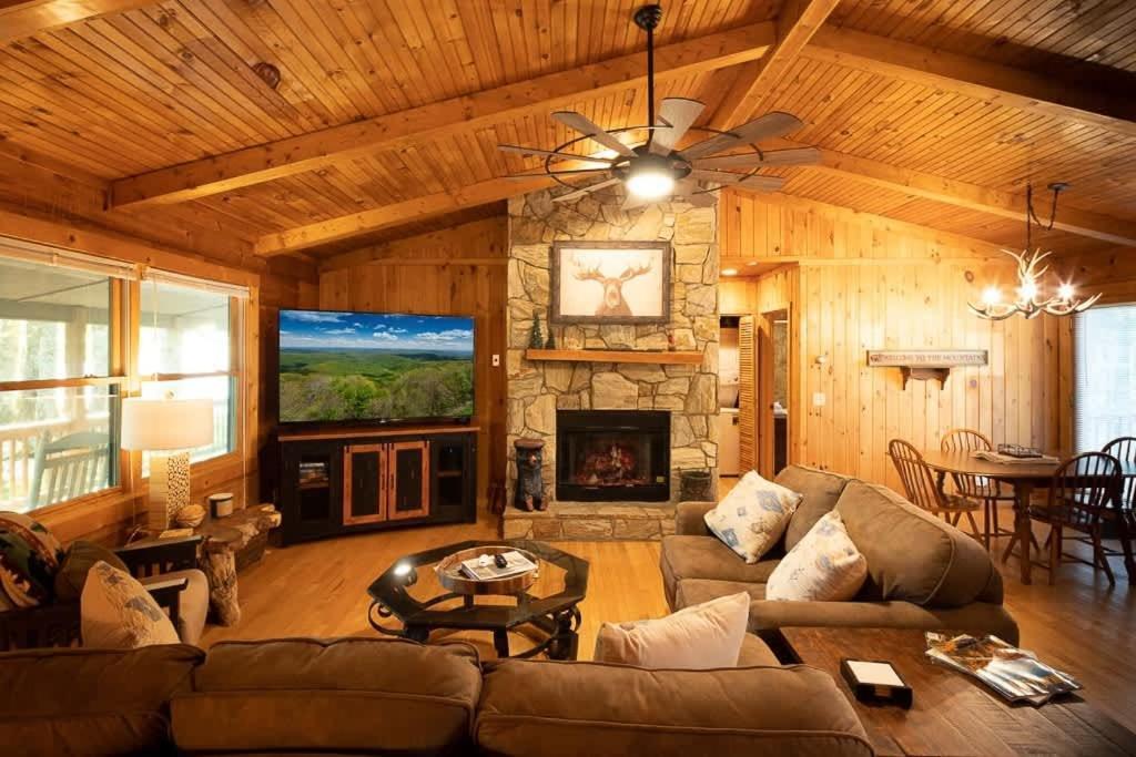 Cozy 'Grey Fox' Cabin Between Boone & Blowing Rock Exterior photo